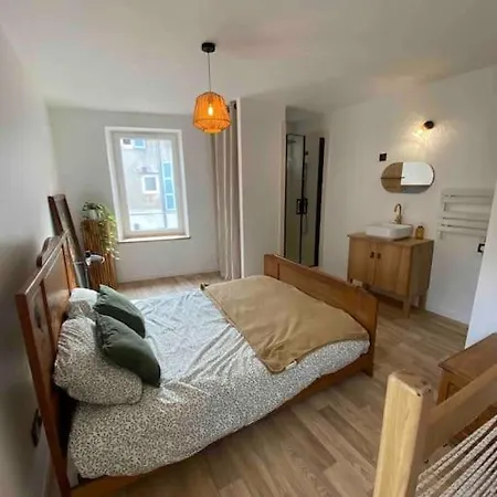 公寓 Petite Maison De Village Ebreuil